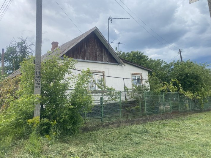 Два будинки в одному дворі в с. Грушівка - фото 1