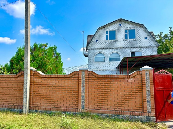 Продам Дом 15 км от харькова 150 м2 , лес хвоя ,3 пруда .33 сотки - фото 1