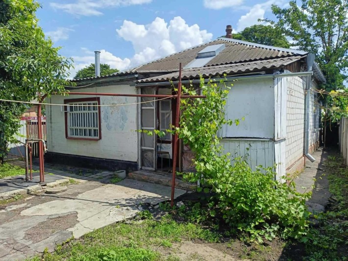 Продаж 1/2 будинку біля Гімназії, з ділянкою! - фото 1