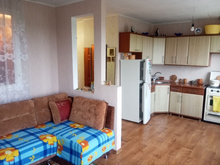 Продам 1- комнатную студию с автономным отоплением пос. Металлист - фото 1
