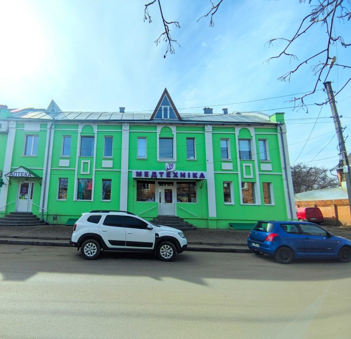 Євроремонт. Центр Міста. вул. Чапаєва. Закритий Двір з Клумбами. - фото 1