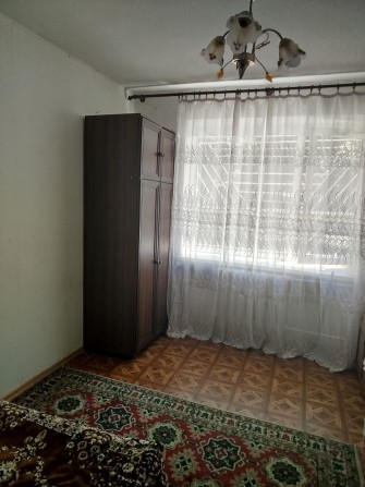 Сдам комнату в коммуналке. Порядочной женщине. Район Черёмушки. - фото 1
