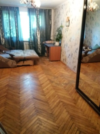 Здам кімнату в гуртожитку .метро лісова .вул.Кубанської України19а. - фото 1