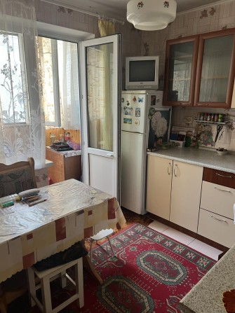 Срочно сдам комнату в 2- ком. кв. на Героев Сталинграда 41 - фото 1