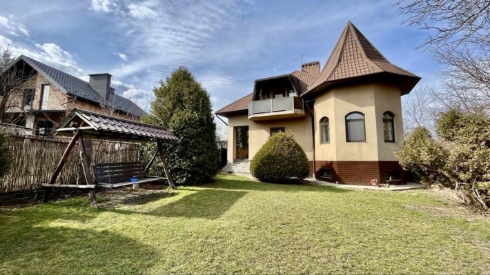 Продам сучасний УКОМПЛЕКТОВАНИЙ БУДИНОК, Р-Н КЕМПІНГУ, є гараж, 300м2! - фото 1