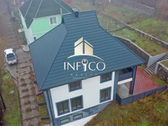 Продаж великого будинку з видом на Дніпро Черкаси