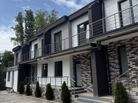 Продаж зданого таунхауса Чернівці