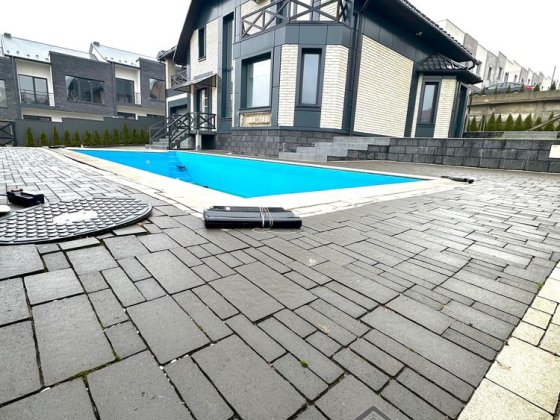 Продаж VIP будинку у престижному районі Чернівці