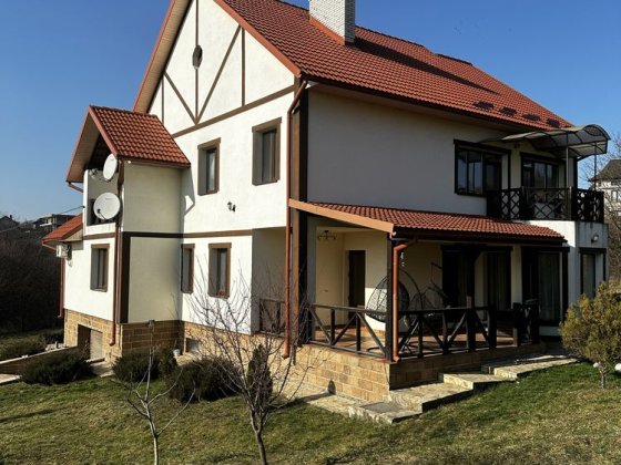 Будинок, велика ділянка, Чернівці Черновцы