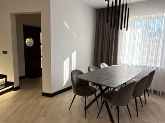 Продаж дуплексу з ремонтом Чернівці