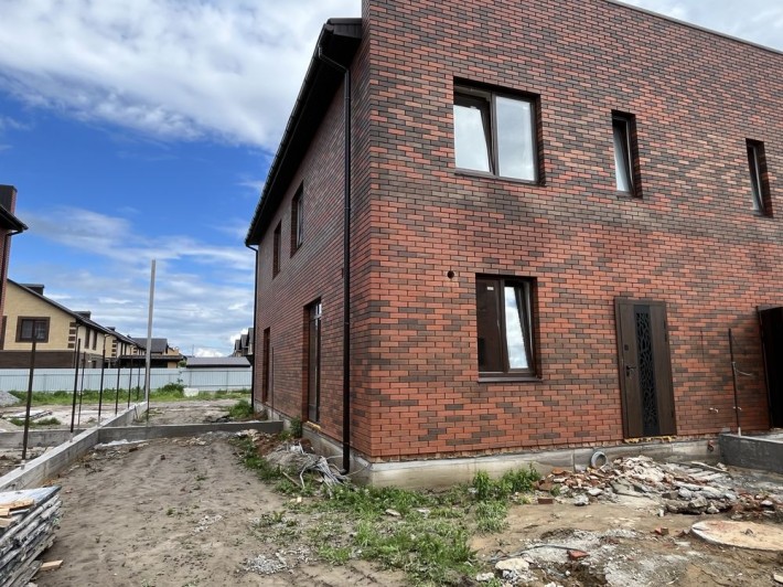 Продаж 2 поверхового Таунхаусу з усіма централізованими комунікаціями. - фото 1