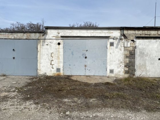 Гараж капитальный на Космосе за обл больницей. Возможен обмен на АВТО Запоріжжя