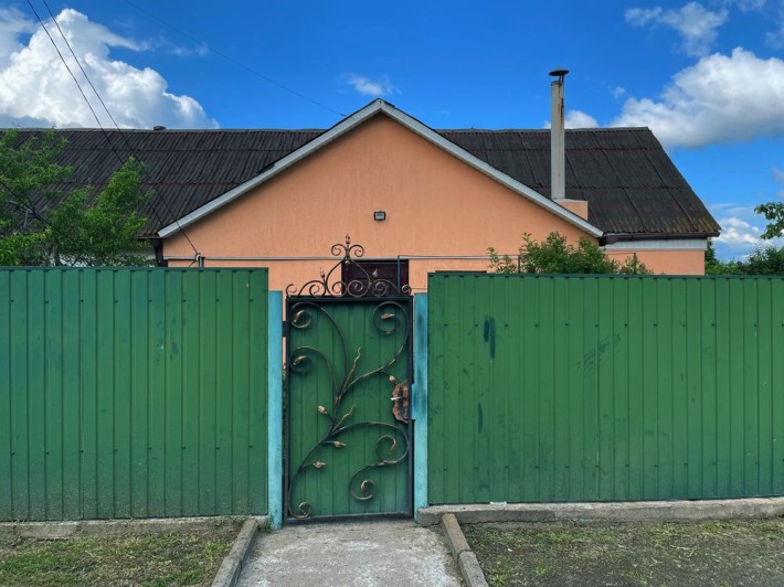 Продаж 1/2 будинку в самому центрі Корсуня! - фото 1