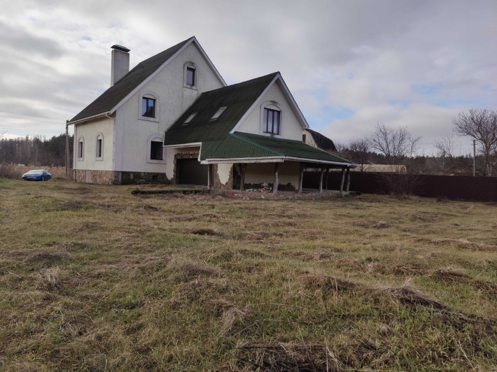 Продаж триповерхового будинку в с. Благодатне - фото 1