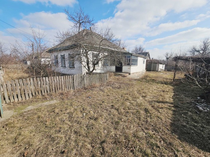 Продаж будинку з приватизованою ділянкою 35 соток с. Коробівка - фото 1