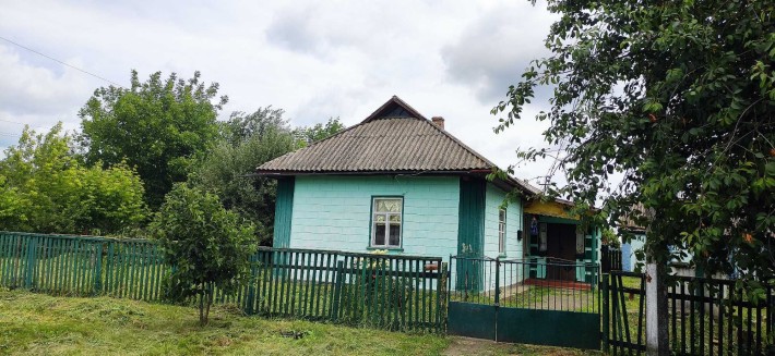 Продам газіфікований будинок з надвірними спорудами - фото 1