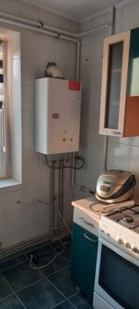 Сдам 3ёх.к.кв. 6/9 Л.Б.2мик.АО газ. 2 балкона,утеплена - фото 1