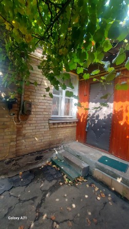 Часть дома недорого с удобствами - фото 1