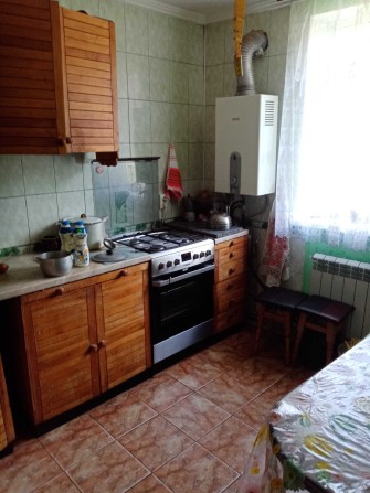 Здам кімнату.в будинку . 500м. від Києва - фото 1