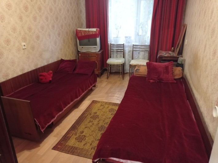 1 дівчиніШухевича 24, Троєщина поряд, Воскресенка - фото 1