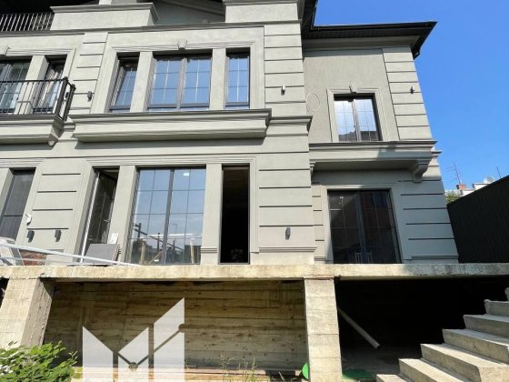 Розкішний дуплекс в центральній частині міста Черновцы