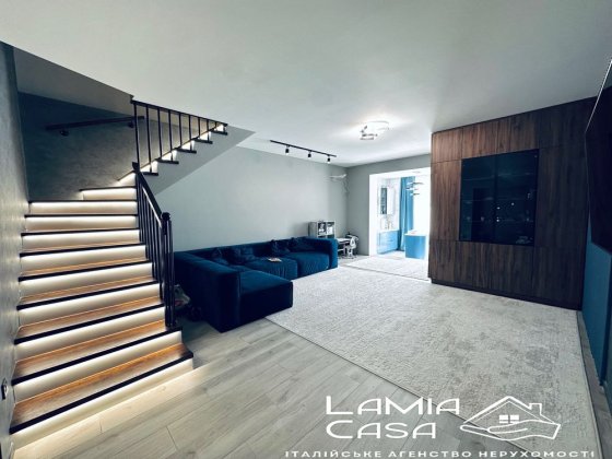 Продаж ексклюзивного таунхауса , з басейном Черновцы