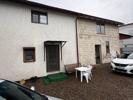 Продається будинок з ремонтом та меблями по вул. Балана Черновцы