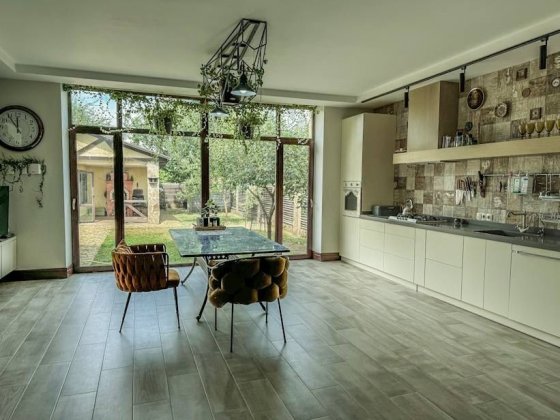 Продаж світлого маєтку у Чернігові Чернигов