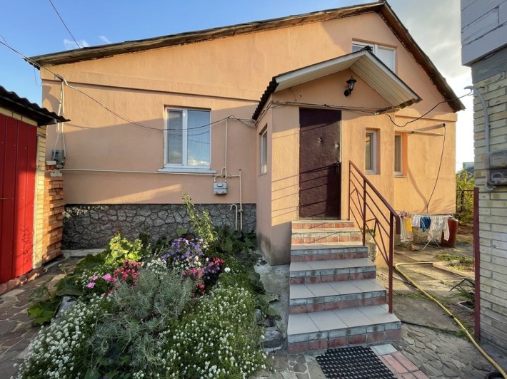 Продаж будинку 115 кв. м. На 4 сотках Голосіївський р-., Чапаєвка - фото 1