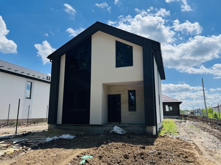 Продам двохповерховий будинок 120 кв.м., 4 кімнати, р-н. Костелу - фото 1