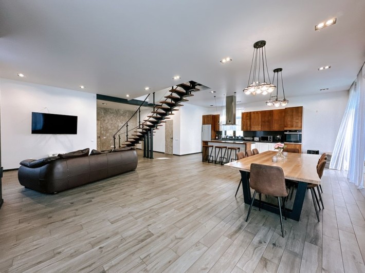 Продажа дома Гагарина  ТЦ Neo Plaza - фото 1
