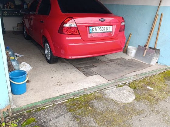 Продам широкий сухий гараж 3.5*6м А. Жуляни.Право власності, документи Киев