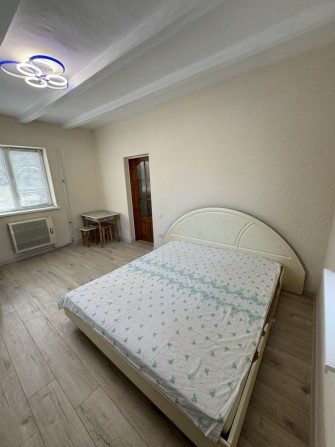 Продам під єВІДНОВЛЕННЯ Будинок в с Лужани + 15 сотих  приват. Землі - фото 1