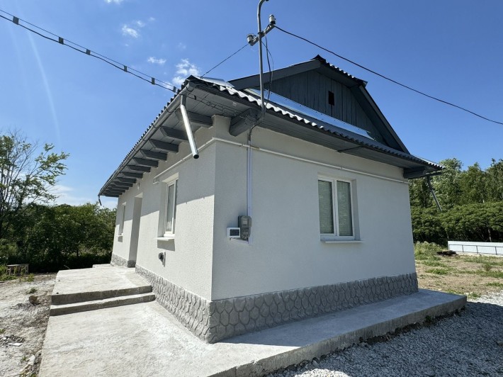 ВЛАСНИК.Продам будинок в Лужанах 15 км від Чернівців - фото 1