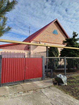 Продам дом в городе Вольнянск Запорожской области - фото 1