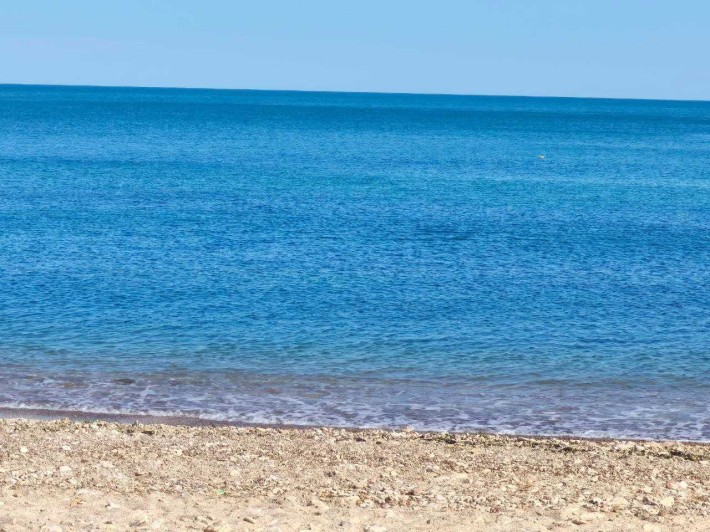 Сдам дачу на лето, море очень близко, свой участок, место для авто - фото 1