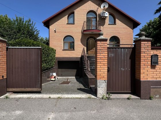 Аренда дома-фортеця. ул.Богатырская. Киев. Яхта Клуб. Киев