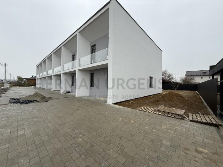Продаж таунхауса 100 м.кв / 1.5 сотки / вул. Загорська - фото 1