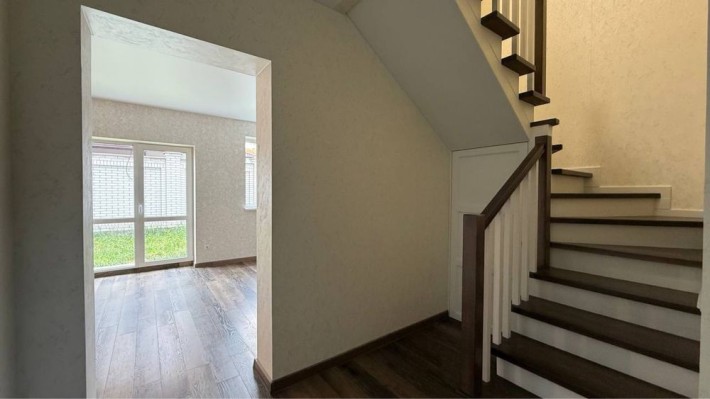 Продам таунхаус з ремонтом - фото 1