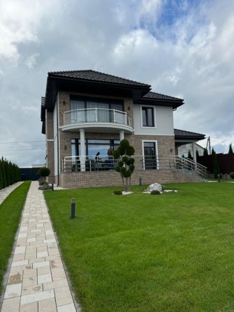 Продаж люксового будинку в престижному районі міста - фото 1