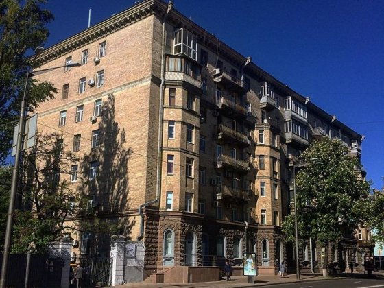 Продам 2 кімнатну квартиру поряд з Маріінським парком, вулиця Михайла Грушевського, 34/1 Ареснальна Киев