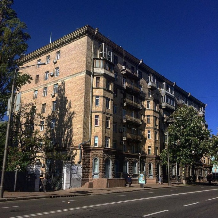 Продам 2 кімнатну квартиру поряд з Маріінським парком, вулиця Михайла Грушевського, 34/1 Ареснальна - фото 1