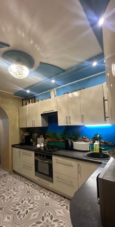 Пропонуємо вам 1 кімнатну квартиру в новому будинку з чудовим ремонтом - фото 1