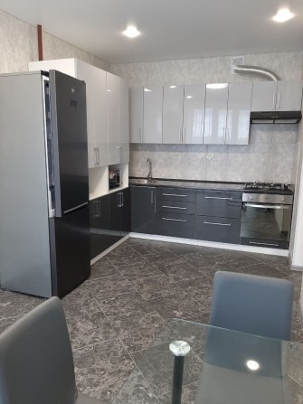 Сдам 1к.квартиру смт.Слобожанское,в новом ЖК Брама - фото 1