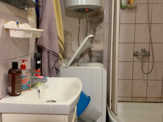 Дві частини будинку