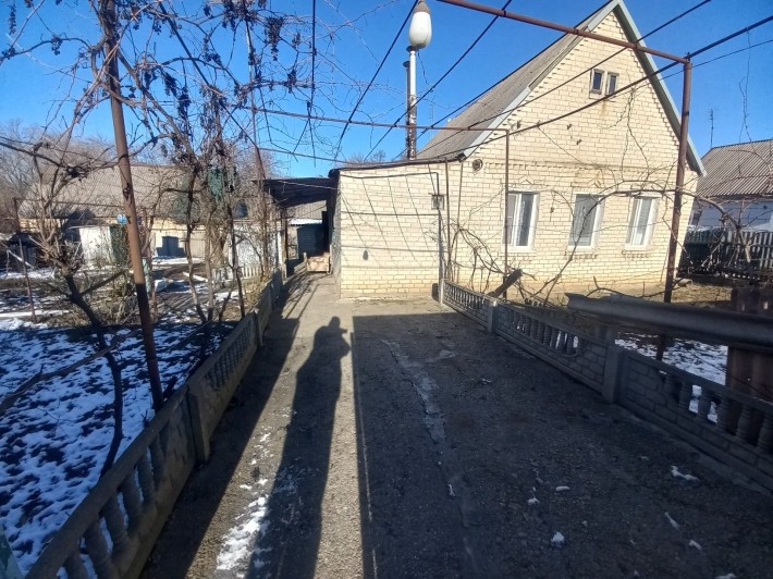 Продается жилой дом на ДД с удобства торг под покупателями - фото 1