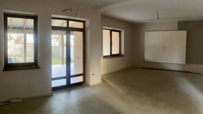 Продаж котеджу з міськими комунікаціями - фото 1