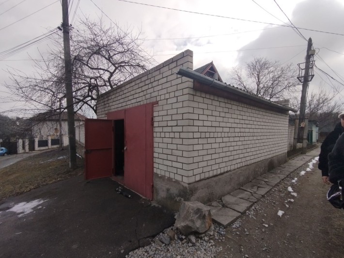Продам частину будинку поряд з центром - фото 1
