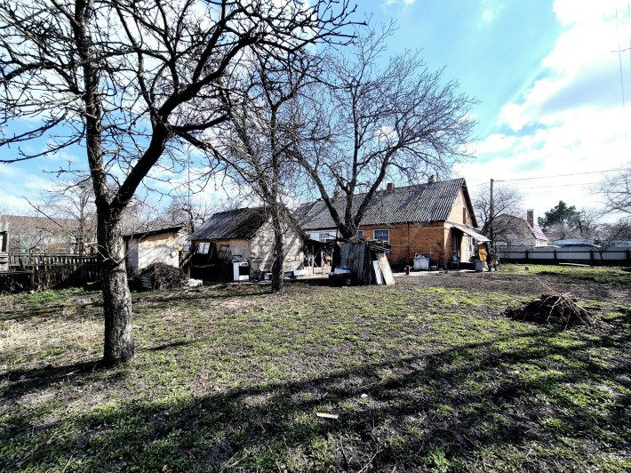 Половина цегляного будинку р-н Ліктрав окремий двір всі зручності - фото 1