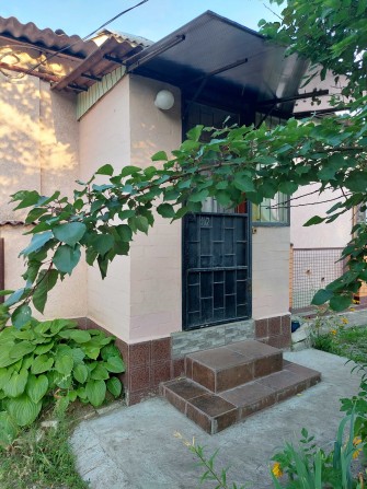 Продам частину будинку з 2 кімнат - фото 1